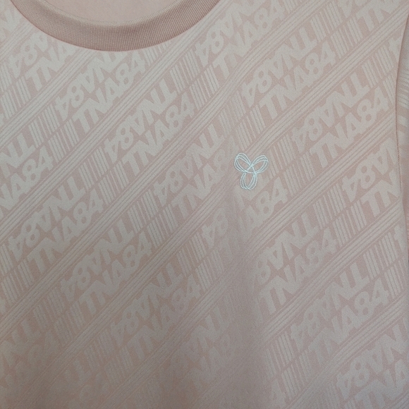 Aritzia TNA Logo Pink T-shirt Size XXS - Picture 2 of 8